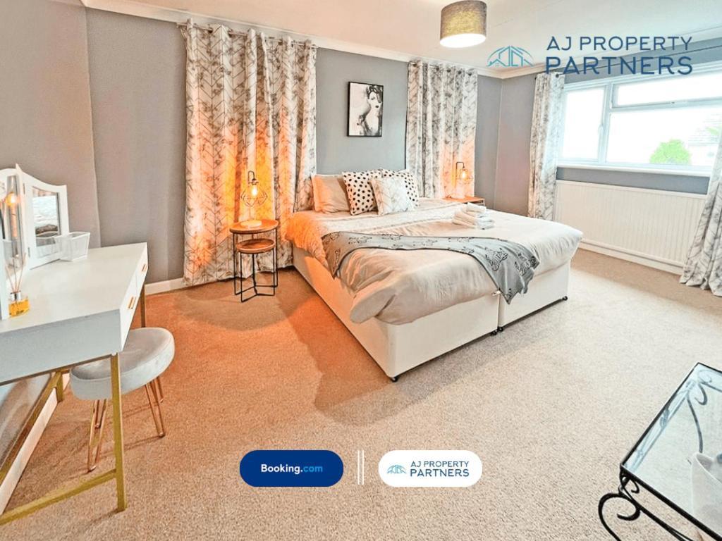 Premium Deal L Hill View Home L Last-Minute Offer L Cheltenham L Aj Properties L Perfect For Short Or Long Stays L 4Beds 4Bedrooms Bagian luar foto